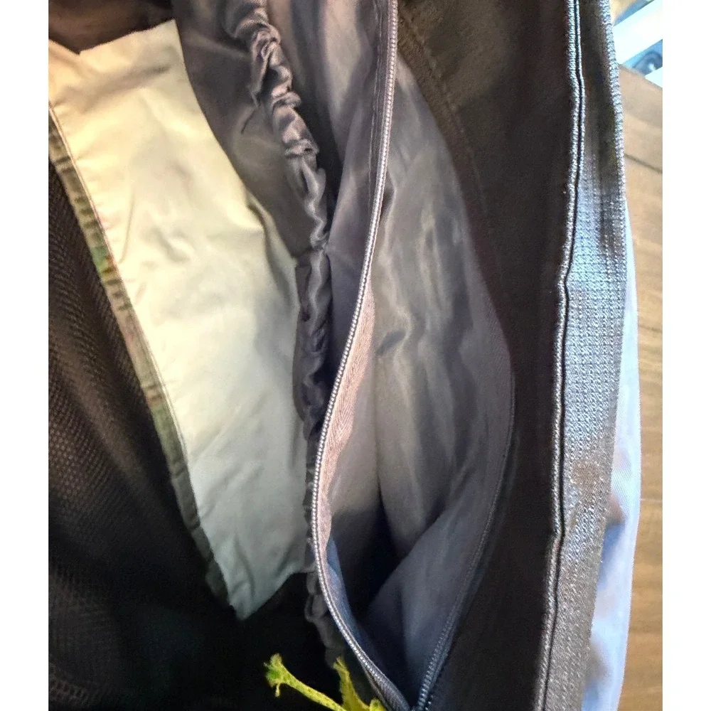 Columbia Messenger Bag Black Ripstop Crossbody Shoulder Travel Commuter Bag